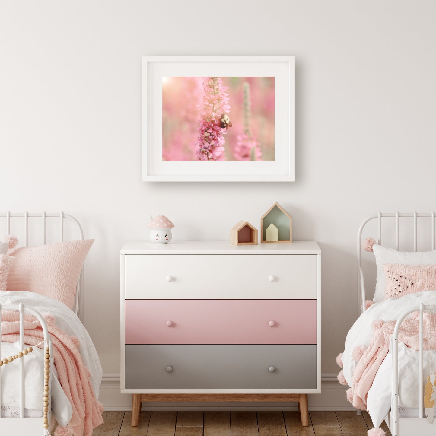 #1076 Bee on Pink Flower, Printable Art, Digital Download